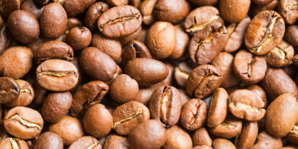 Técnicas de análisis y regulaciones del café crudo