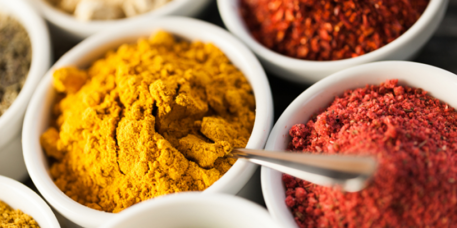 Y ¿De dónde vienen los colores de los alimentos procesados?  ¿Existe una regulación para su uso?